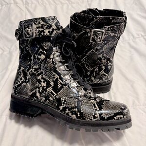 Snakeskin Print Lace-Up Biker Combat Moto Boots Sz 7 Victor Buckle Zip Nordstrom